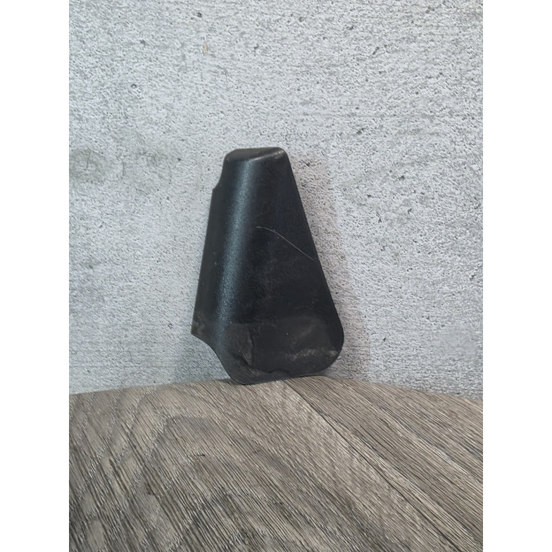 plastic habillage porte gauche seat ibiza 6l4839972a