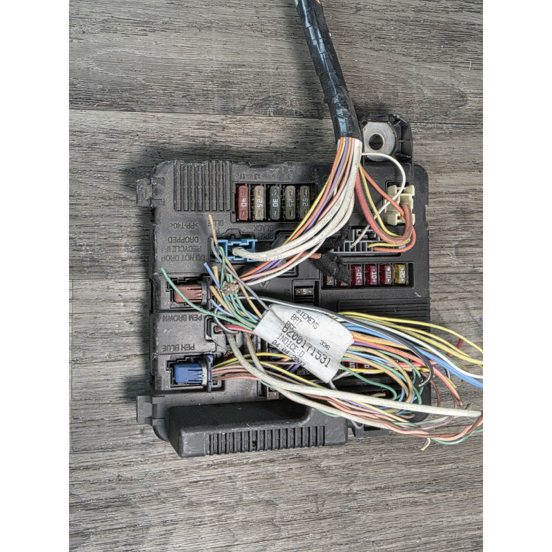 bsi usm bsm upc relais boite de fusible calculateur renault 1.5 dci 8200262385 bsi usm bsm upc relais boite de fusible calculateur renault 1.5 dci 8200262385