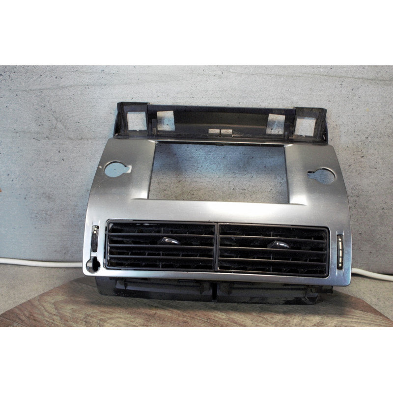 console centrale plastic chrome avec grille ventilation aeration citroen c4 9649599577 console centrale plastic chrome avec grille ventilation aeration citroen c4 9649599577