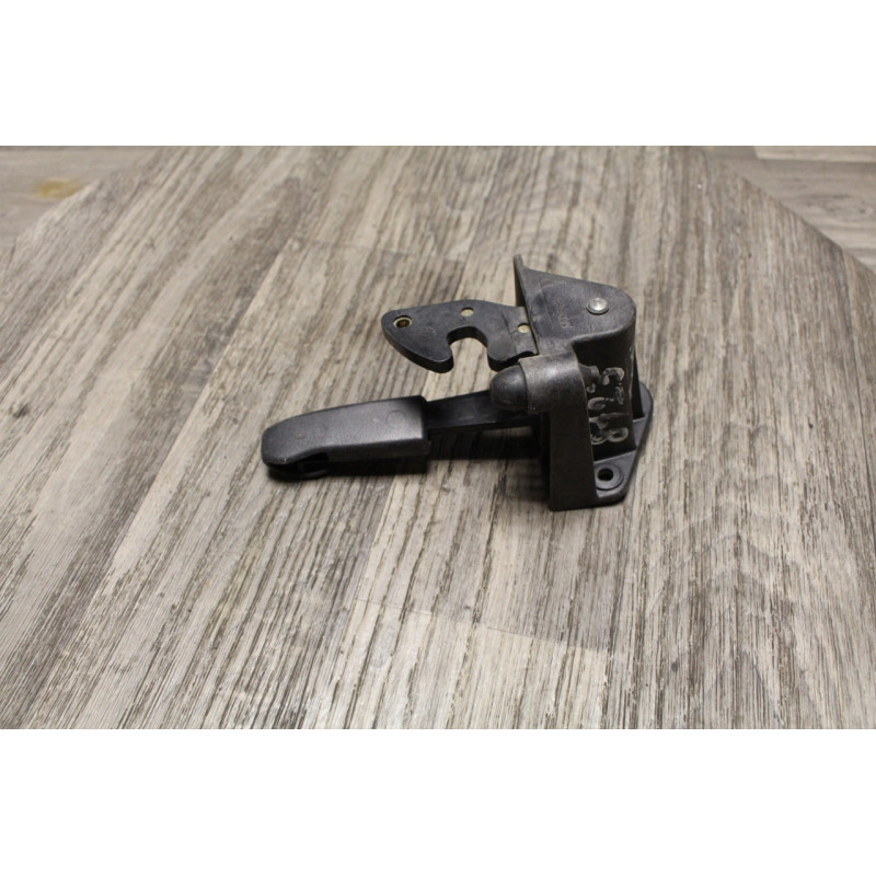 gache fixation dossier siege banquette arriere peugeot 306 p306 9611106680 gache fixation dossier siege banquette arriere peugeot 306 p306 9611106680