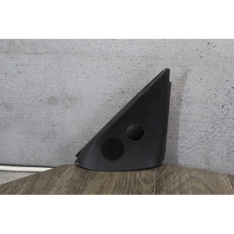 cache plastic interieur retroviseur avant droit avec tweeter opel astra F 90360524 cache plastic interieur retroviseur avant droit avec tweeter opel astra F 90360524