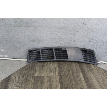 grille de pare brise avant droit bmw e30 1904572