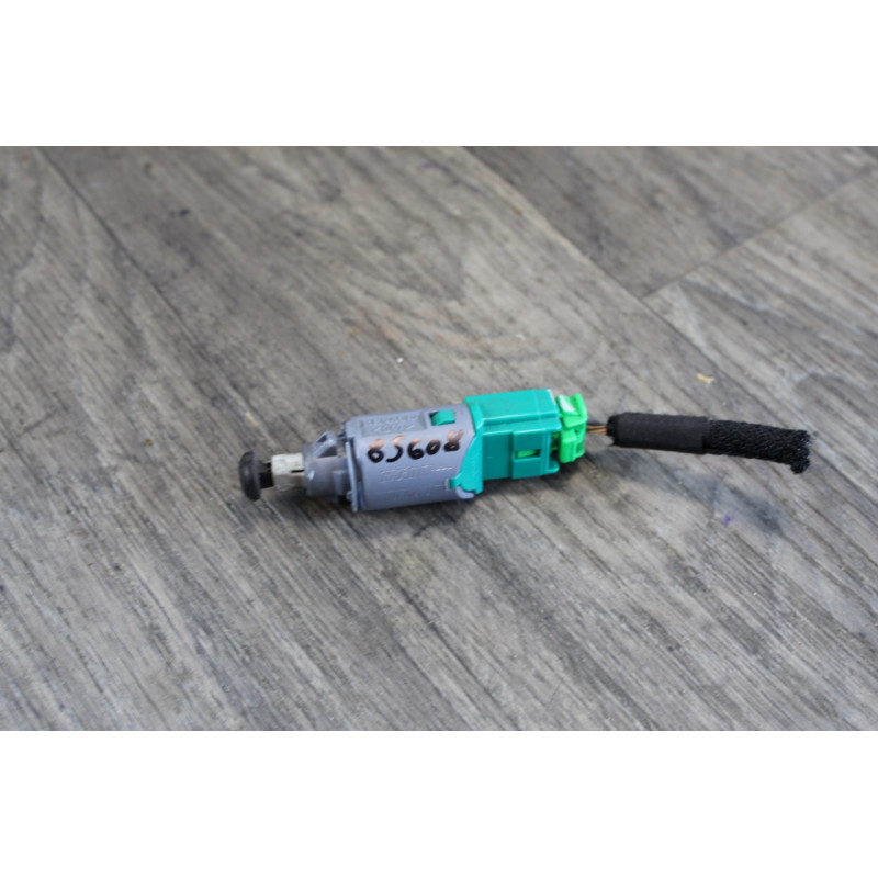 contacteur fin de course pedale embrayage renault grand scenic 3 253250007r contacteur fin de course pedale embrayage renault grand scenic 3 253250007r