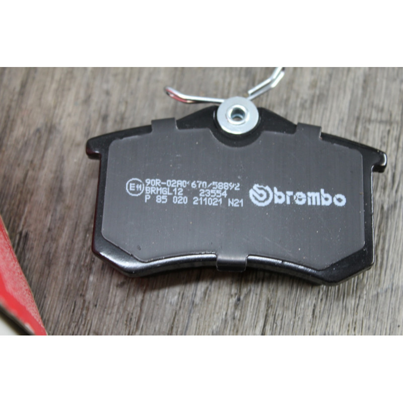 jeu plaquette de frein brembo p85020 jeu plaquette de frein brembo p85020