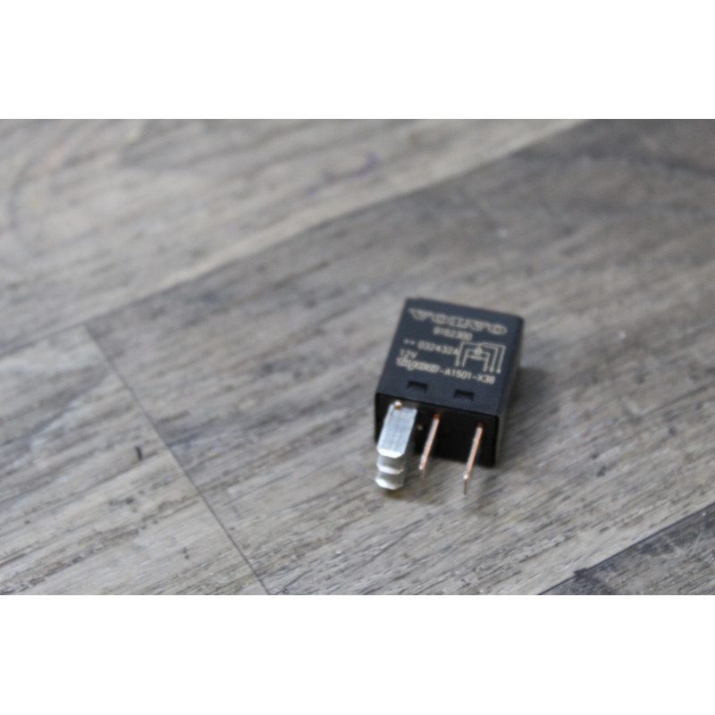 relais 5 broches 12v volvo 9162300 relais 5 broches 12v volvo 9162300