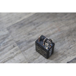 relais 5 broches 12v volvo 9162300