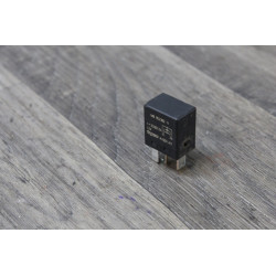 relais 4 broches 12v volvo mb953382