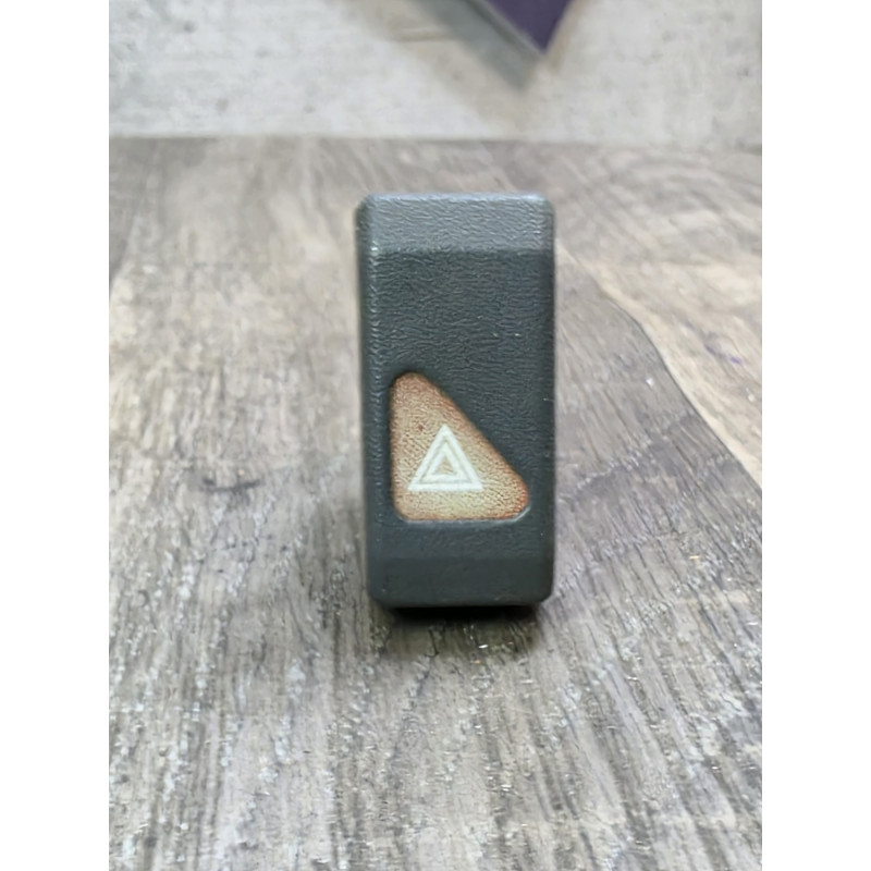 bouton warning feu de detresse renault clio