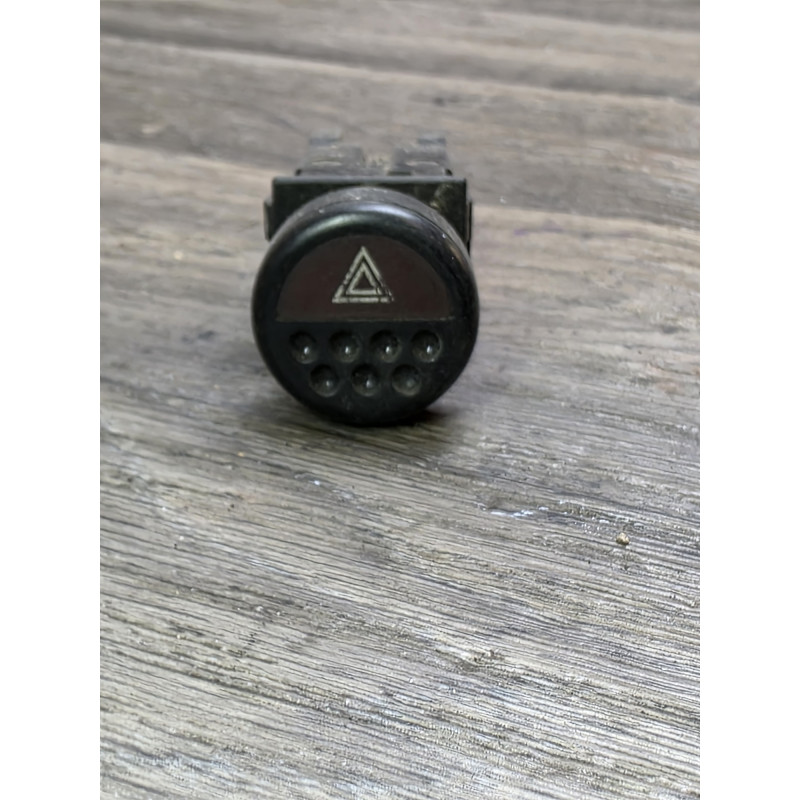 bouton warning peugeot 205