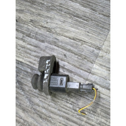 contacteur de porte nissan