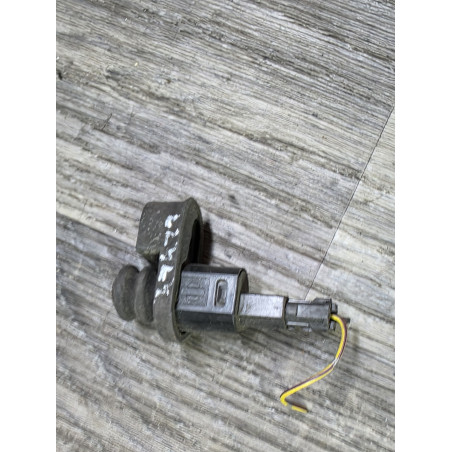 contacteur de porte nissan