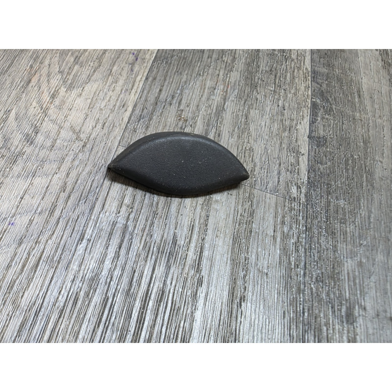 cache plastic superieur fixation ceinture de securite bmw e36 8119186