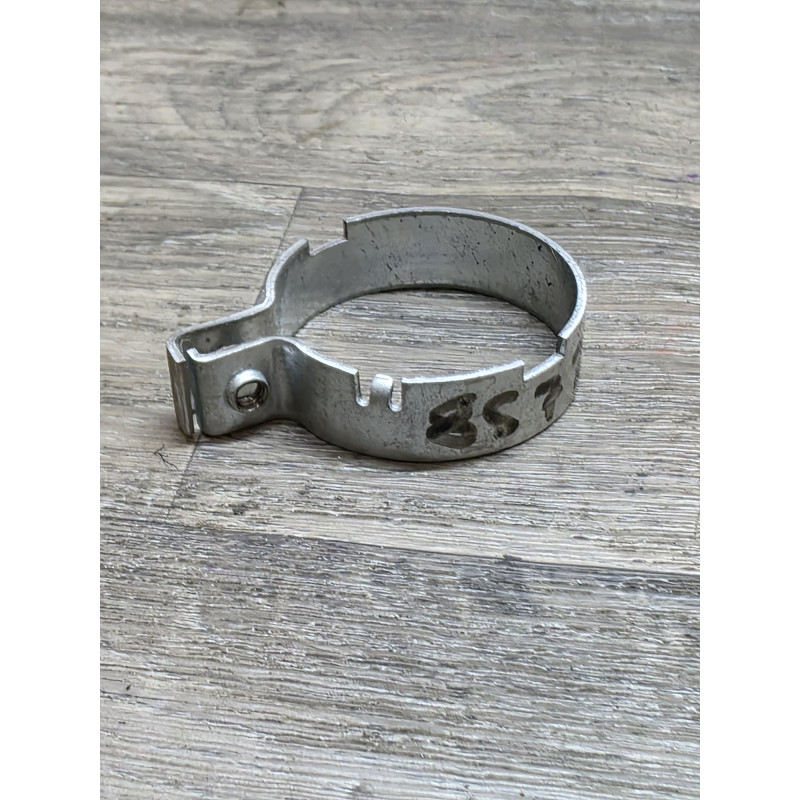 collier patte de fixation commodo