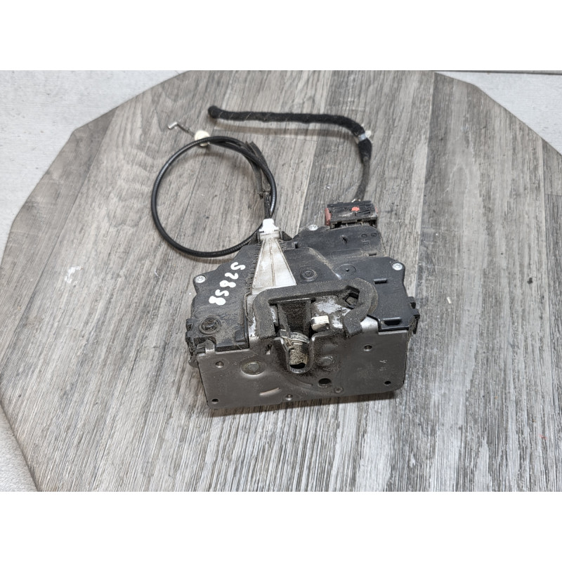 gache de porte arriere droit fiat grande punto 51903243