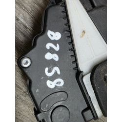 gache de porte avant droit fiat grande punto 51905681