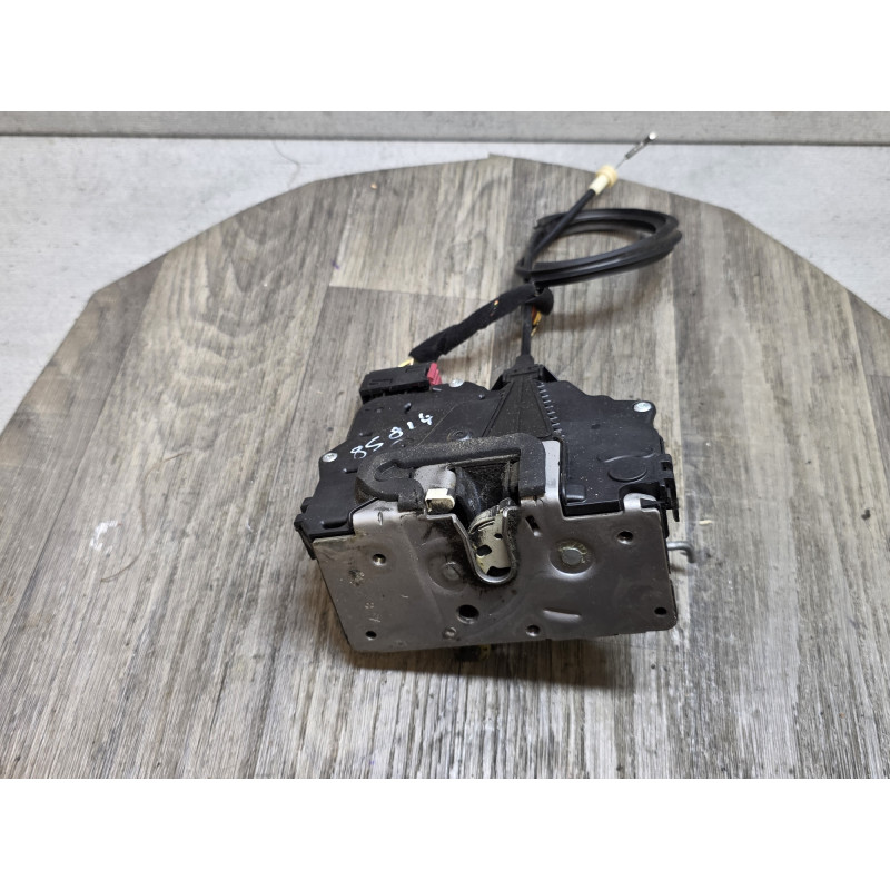 gache de porte avant gauche fiat grande punto 51905688