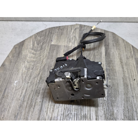 gache de porte avant gauche fiat grande punto 51905688