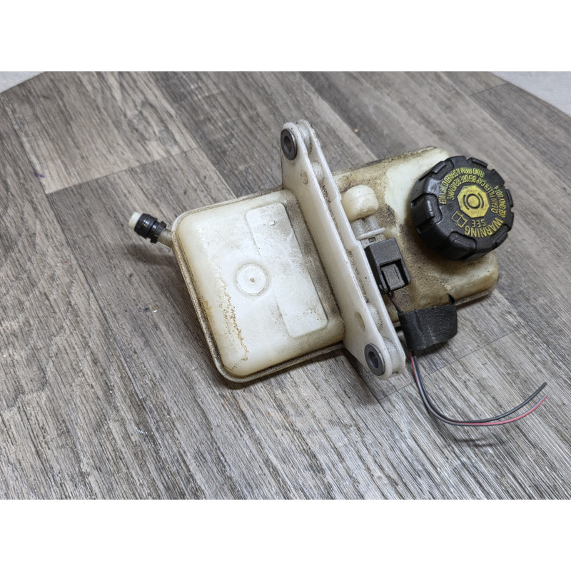 bocal liquide de frein renault 460910004r