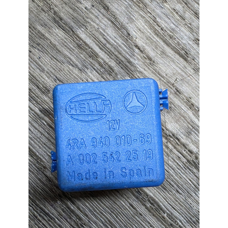 relaiqs 4 broches 12V mercedes 0025422519 94001069