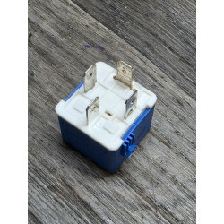relais 4 broches 12V mercedes 0025422519 94001069