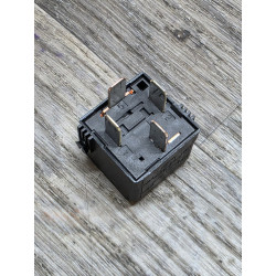 relais 4 broches 12V mercedes 0025421319 4ra007791-00