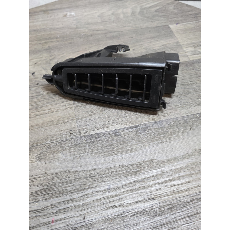 gille de ventilation arriere gauche citroen C4 grand picasso 9657691577