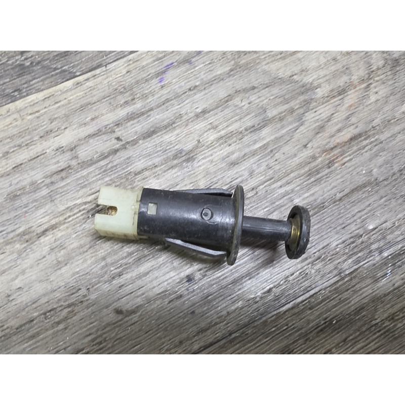 contacteur de pedale de frein renault