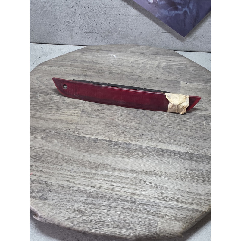 troisieme feu stop ford focus xs41-13a613-ak