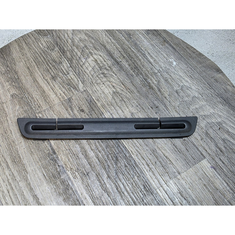 plastic passage de ceinture arriere bmw e36 1940822