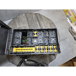boite a fusible relais FORD FOCUS 98AG14A142AC