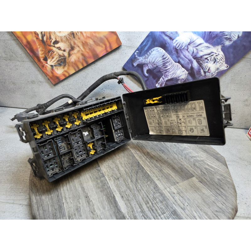 boite a fusible relais FORD FOCUS 98AG14A142AC