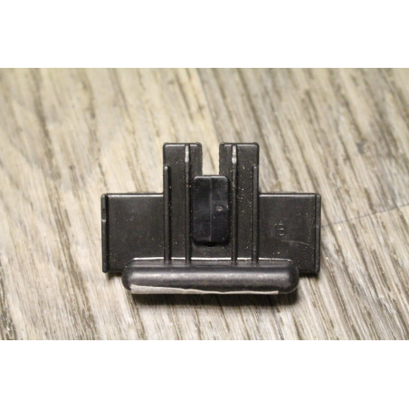 fermoir fermeture boite a fusible peugeot 205 309