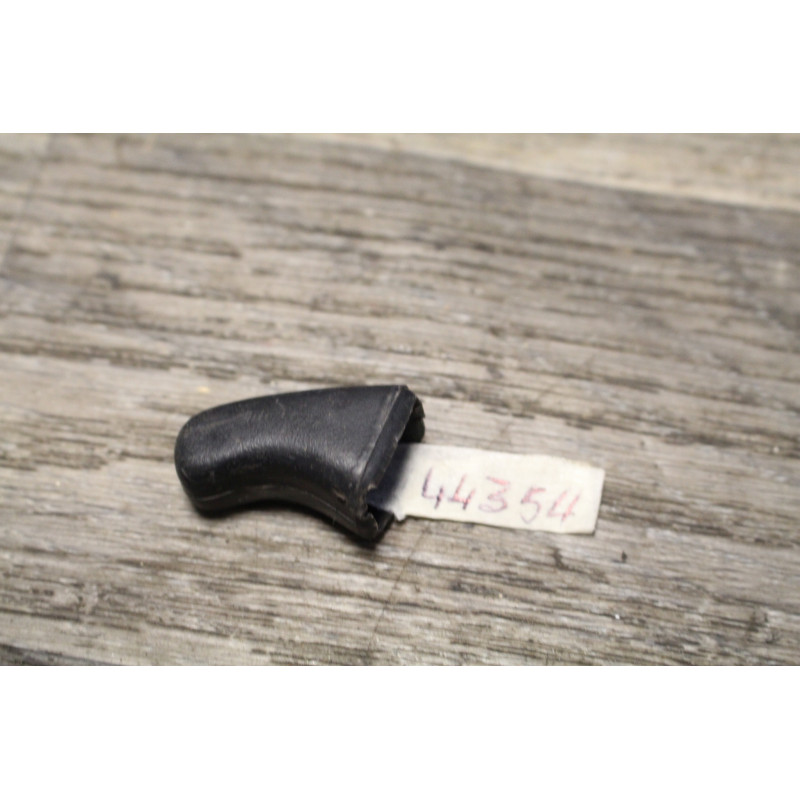 bouchon crochet fixation siege banquette arriere