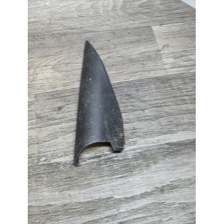 cache plastic porte arriere droit audi a4 8d0857570