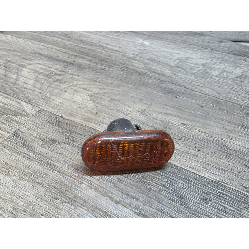repetiteur clignotant orange renault 7700822136