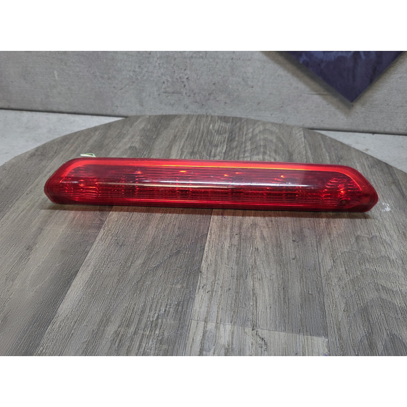 troisieme feu stop peugeot 308 p308 9680426580