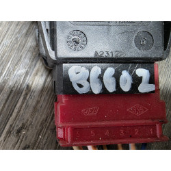 bouton leve vitre avec prise rouge RENAULT 838099g