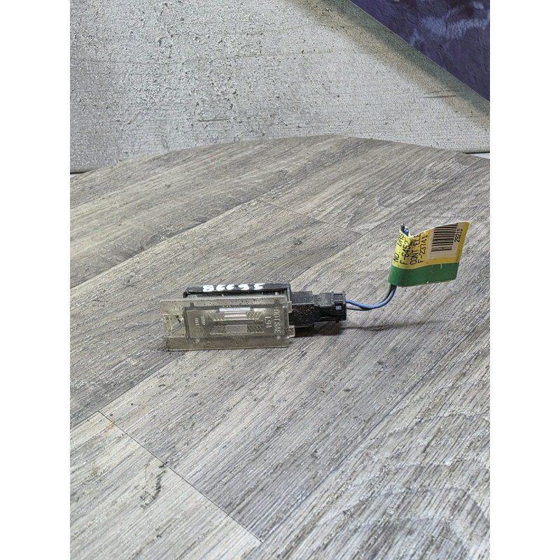 eclairage feux de plaque renault megane scenic  1 7700842700