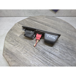 bouton leve vitre arriere droit avec support et cendrier renault safrane 7700810904