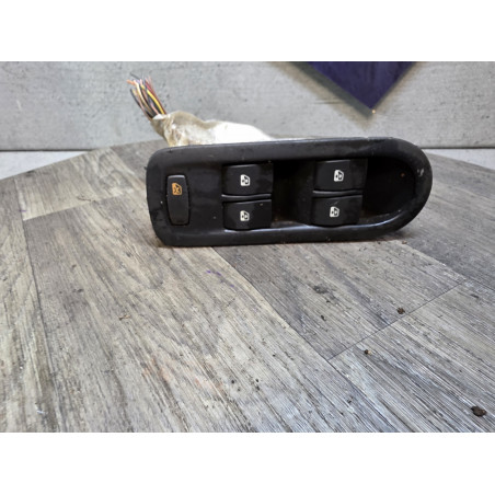 platine support bouton leve vitre electrique avant gauche conducteur renault megane scenic 2 156018070