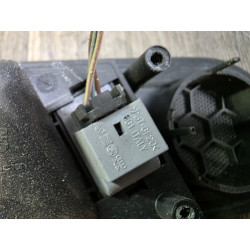 poignee ouverture interieur de porte gauche avec bouton fermeture centralise  seat ibiza 6l4839113