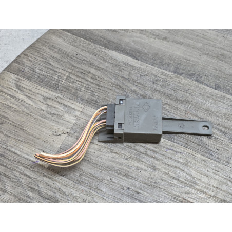 relais boitier fermeture centralise renault laguna 1 7700822928