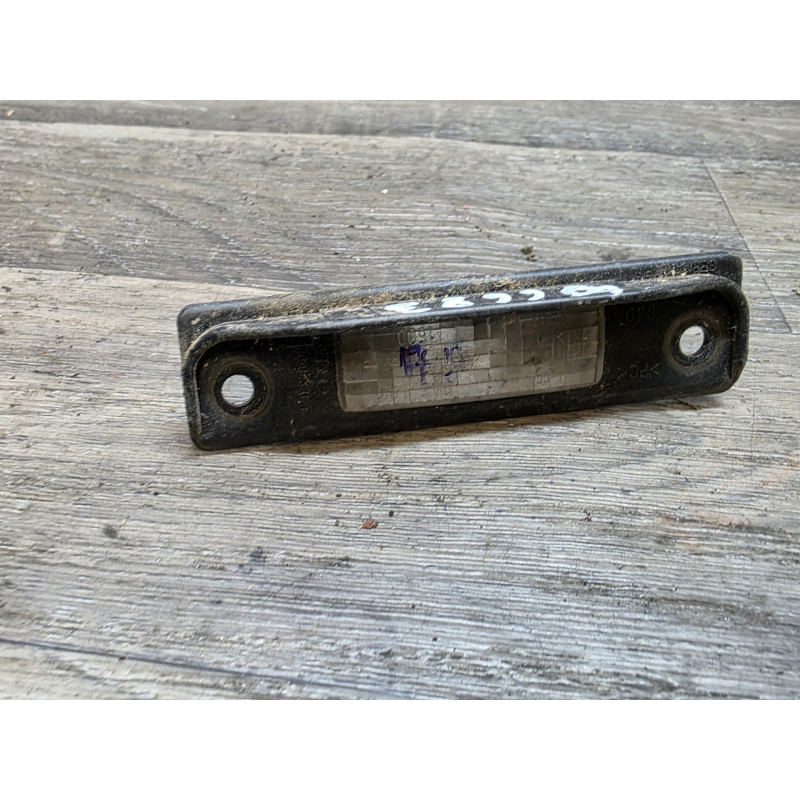 eclairage plaque immatriculation audi 4D0943021