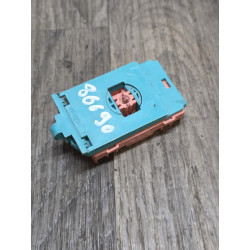 clips patte de fixation droit vitre audi