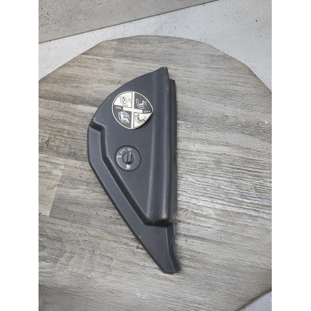 cache plastic lateral tableau de bord bouton commande airbag renault megane 2 8200179045