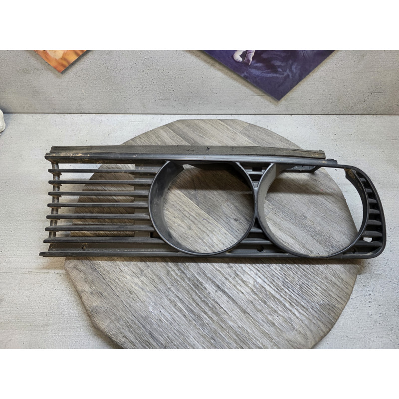 calandre plastic moulure habillage contour de phare bmw E30 19458839