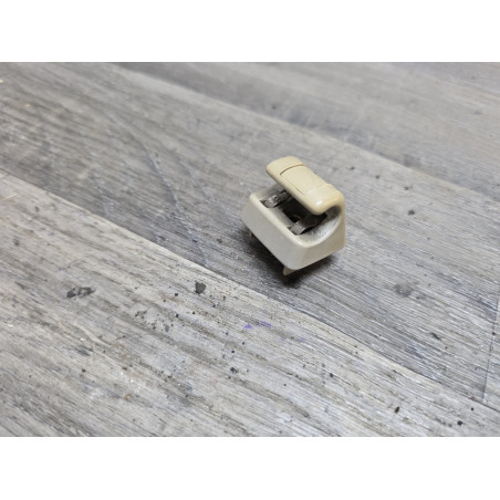 clips de maintien pare soleil