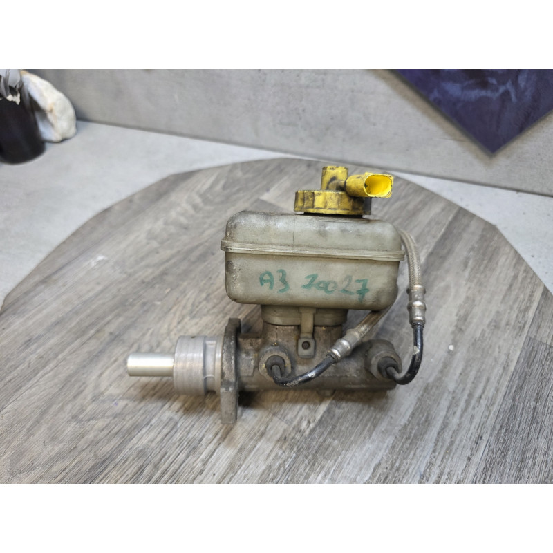 maitre cylindre avec bocal audi a3 21027099 L481402