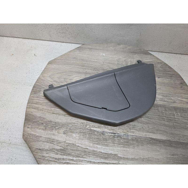 cache plastic lateral gauche boite fusible renault velsatis 8200012738