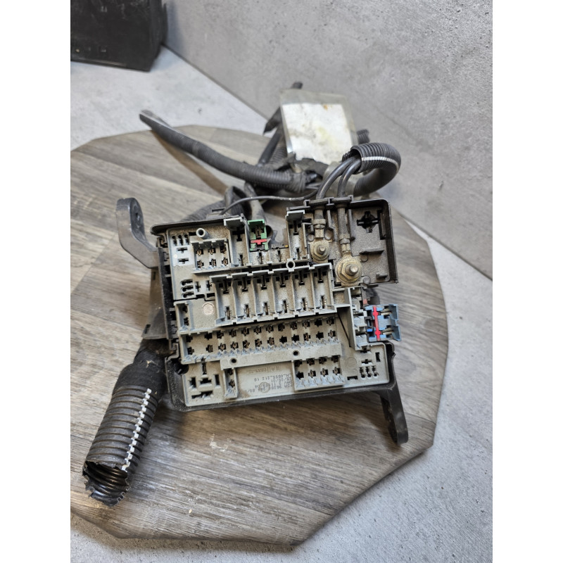 boite a fusible compartiment moteur peugeot 9628024480